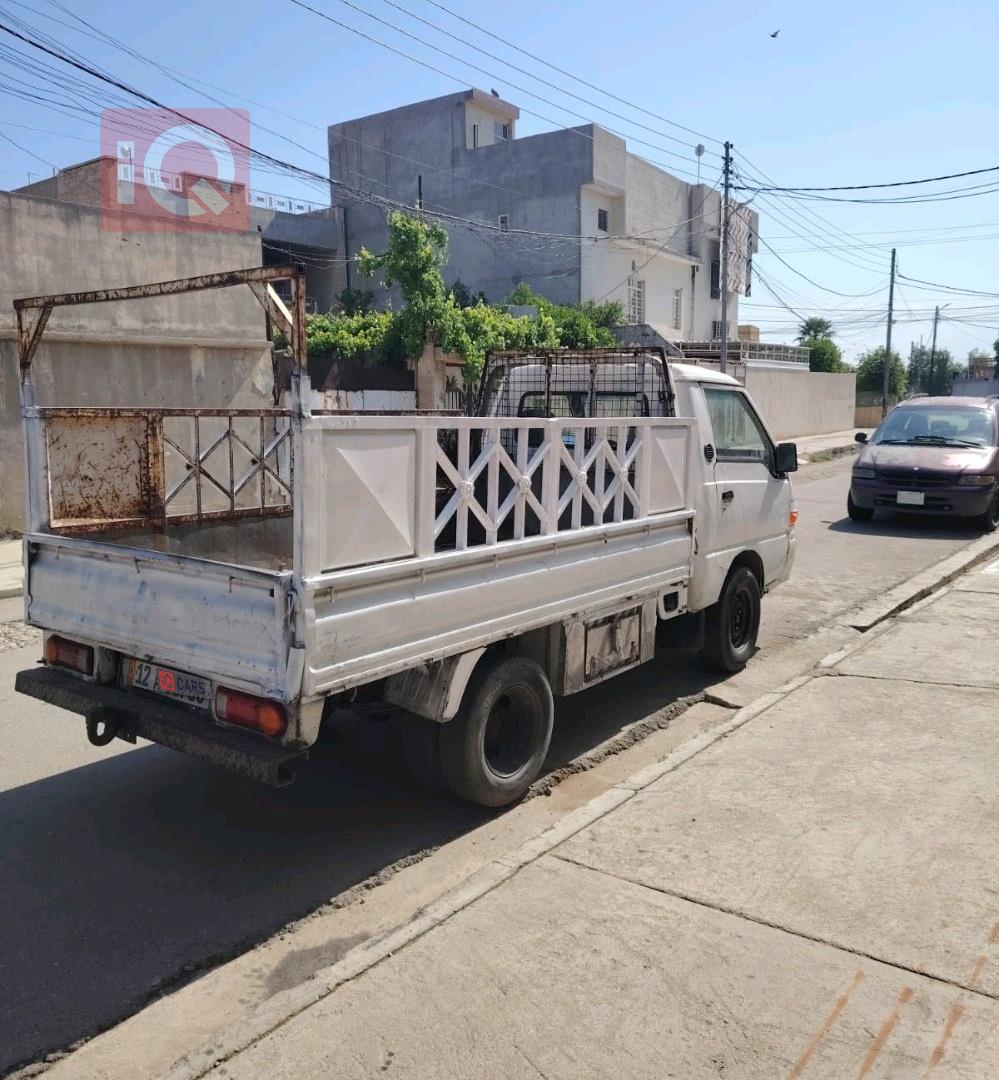 هيونداي H-100